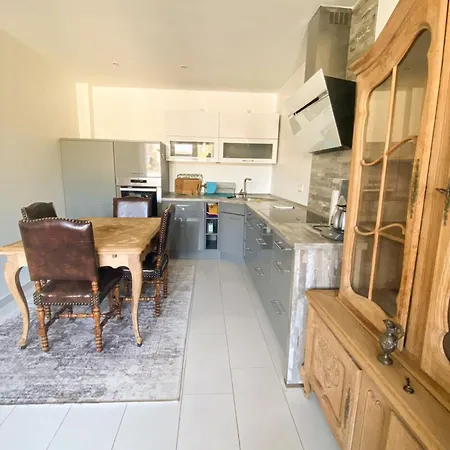 Bonnevoie Furnished Flat *